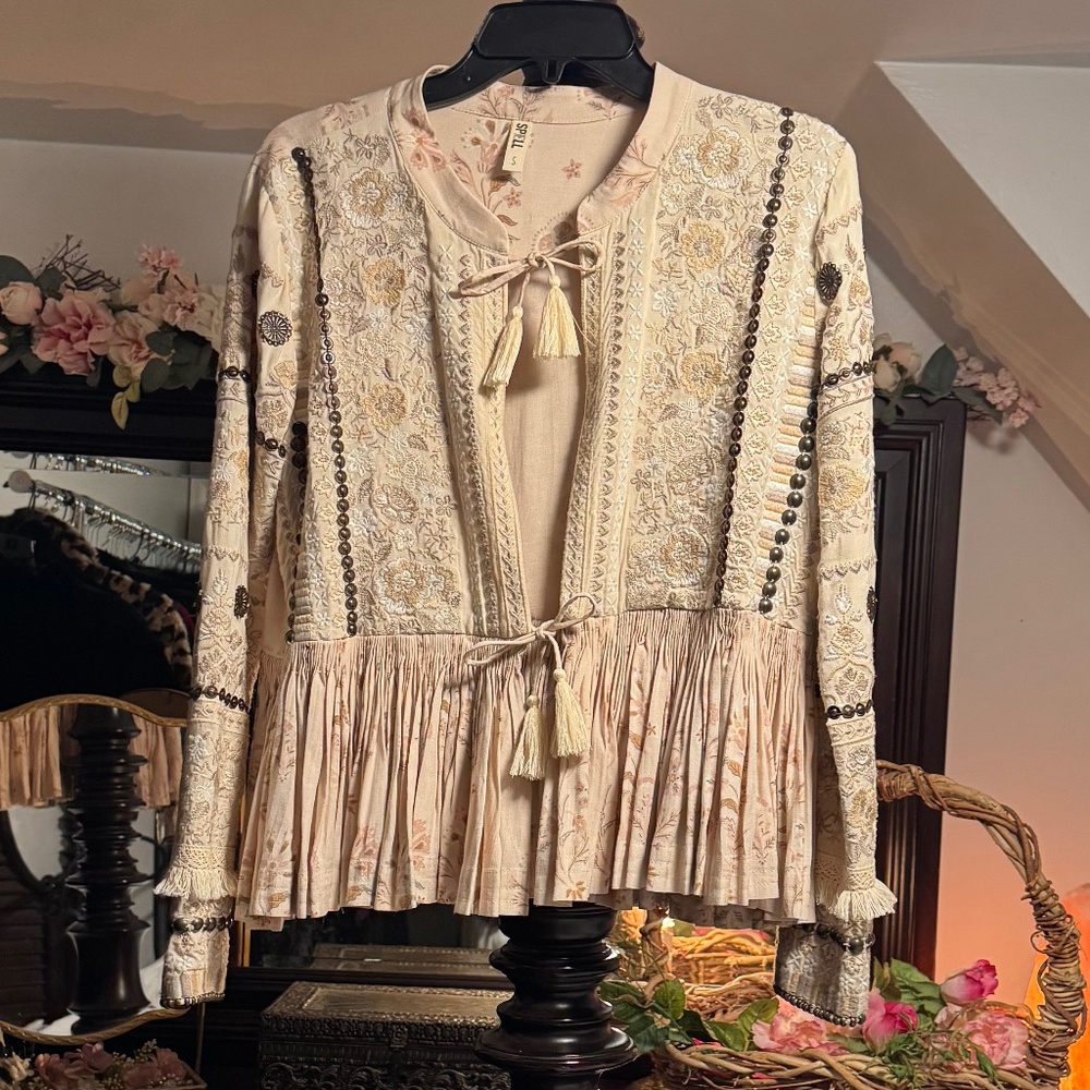 Spell jacket small